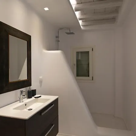 Diles & Mykonos تورلوس