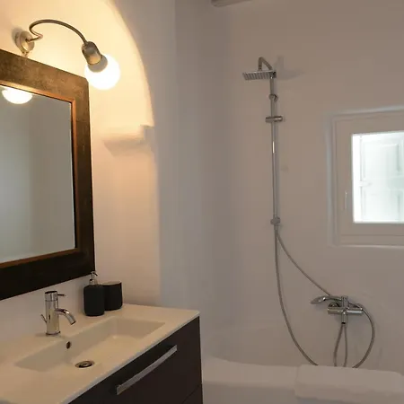 Diles & Mykonos تورلوس