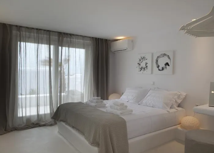 Willa Diles & Mykonos *