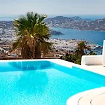 Diles & Mykonos Vila Tourlos