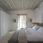 Diles & Mykonos Vila Tourlos