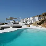 Vila Diles & Mykonos Tourlos