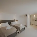 Vila Diles & Mykonos *