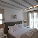 Diles & Mykonos Vila *