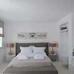 Diles & Mykonos Vila *