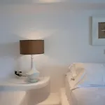 Diles & Mykonos Vila *