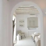 Diles & Mykonos Vila *