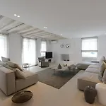 Diles & Mykonos Vila Tourlos