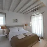 Diles & Mykonos Vila *