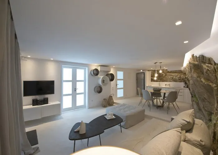 Vila Diles & Mykonos Tourlos