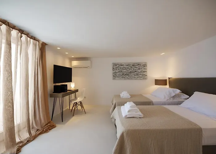 Diles & Mykonos Tourlos